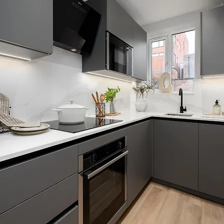 62 Park Street Apartment *