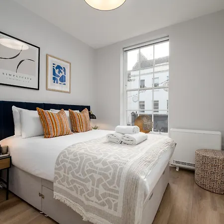 62 Park Street Apartment