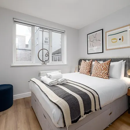 62 Park Street - Urban Apartment