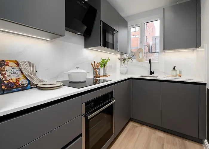 62 Park Street - Urban Apartment *