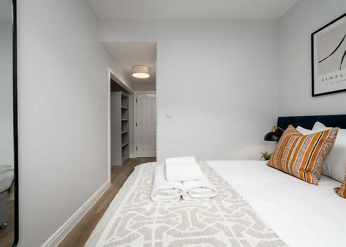 62 Park Street - Urban Apartment *