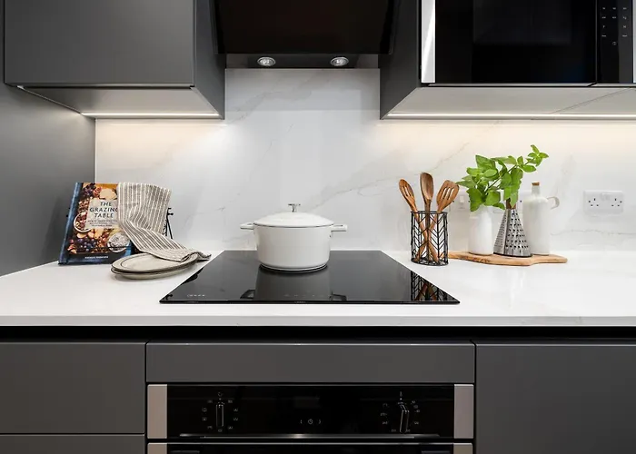 Apartment 62 Park Street - Urban *